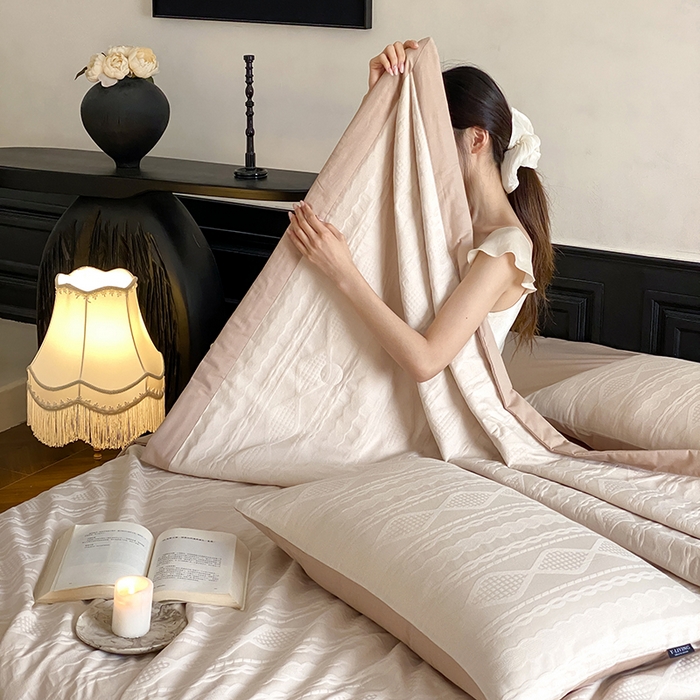 91家纺网 家纺一手货源 找家纺 宜代光年 2026新款60S全棉厚织提花夏被夏凉被空调被 夏被-阳光少年-奶白