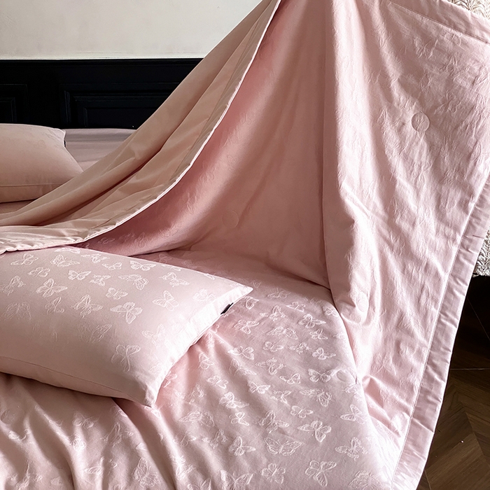 91家纺网 家纺一手货源 找家纺 宜代光年 2026新款60S全棉厚织提花夏被夏凉被空调被 夏被-蝶梦悠悠-浅粉