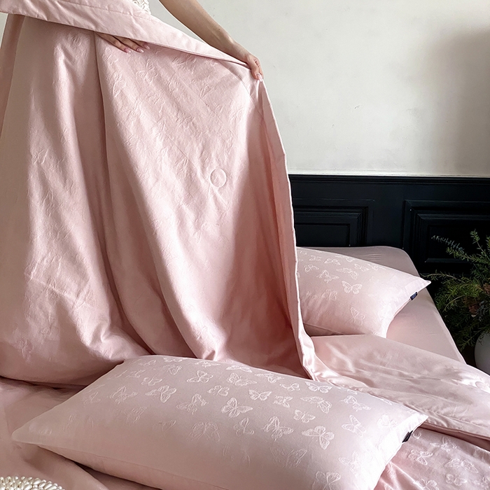 91家纺网 家纺一手货源 找家纺 宜代光年 2026新款60S全棉厚织提花夏被夏凉被空调被 夏被-蝶梦悠悠-浅粉