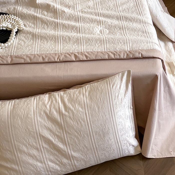 91家纺网 家纺一手货源 找家纺 宜代光年 2026新款60S全棉厚织提花夏被夏凉被空调被 夏被-森蔓-奶白