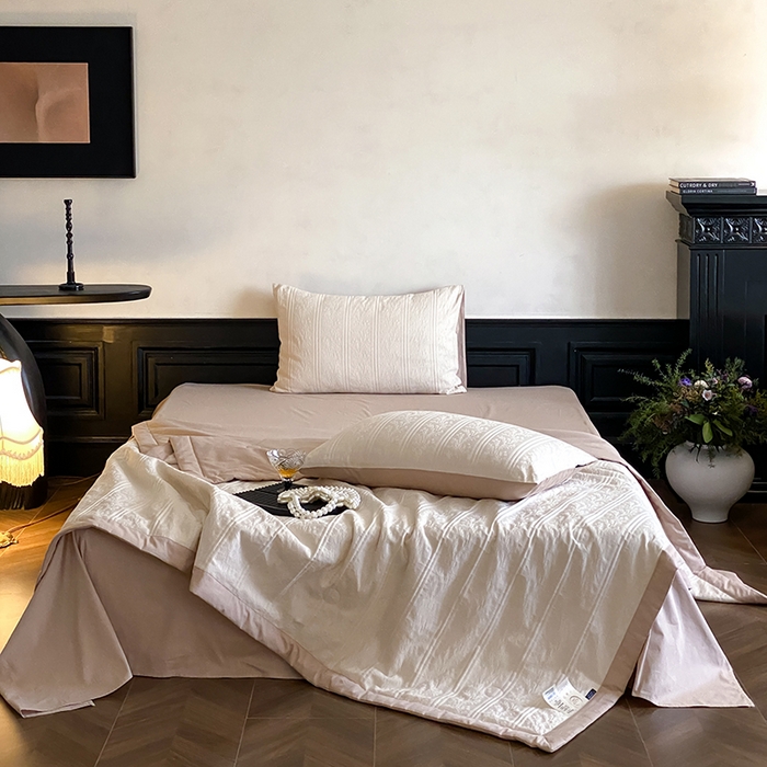 91家纺网 家纺一手货源 找家纺 宜代光年 2026新款60S全棉厚织提花夏被夏凉被空调被 夏被-森蔓-奶白