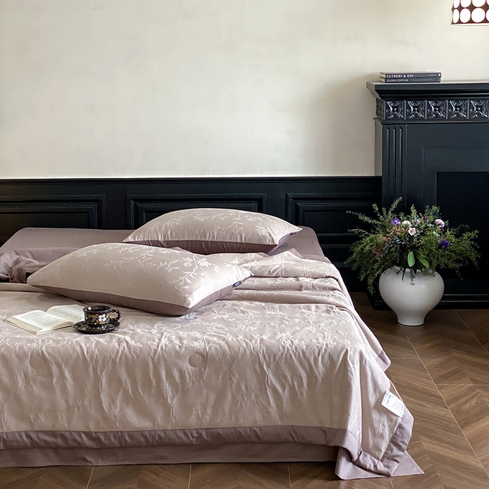 91家纺网 家纺一手货源 找家纺 宜代光年 2026新款60S全棉厚织提花夏被夏凉被空调被 夏被-花影-浅咖