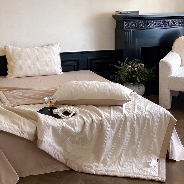 91家纺网 家纺一手货源 找家纺 宜代光年 2026新款60S全棉厚织提花夏被夏凉被空调被 夏被-森蔓-奶白