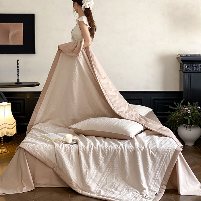 91家纺网 家纺一手货源 找家纺 宜代光年 2026新款60S全棉厚织提花夏被夏凉被空调被 夏被-阳光少年-奶白