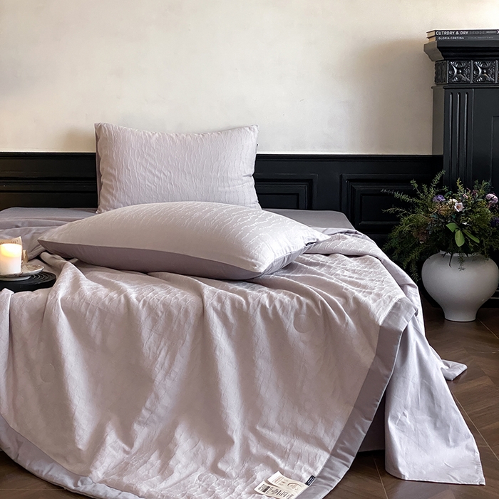 91家纺网 家纺一手货源 找家纺 宜代光年 2026新款60S全棉厚织提花夏被夏凉被空调被 夏被-雨迢迢-紫灰