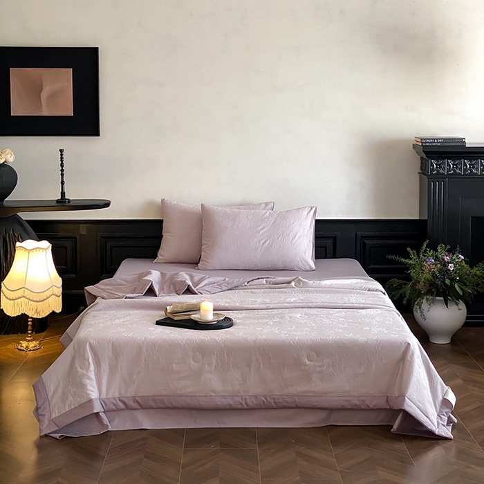 91家纺网 家纺一手货源 找家纺 宜代光年 2026新款60S全棉厚织提花夏被夏凉被空调被 夏被-荔云花-浅紫