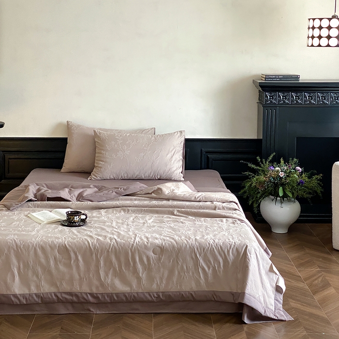 91家纺网 家纺一手货源 找家纺 宜代光年 2026新款60S全棉厚织提花夏被夏凉被空调被 夏被-花影-浅咖