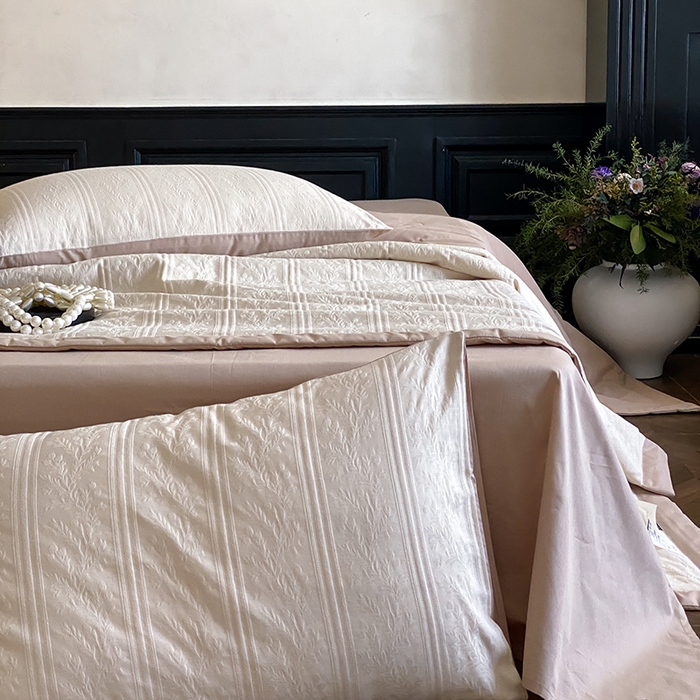 91家纺网 家纺一手货源 找家纺 宜代光年 2026新款60S全棉厚织提花夏被夏凉被空调被 夏被-森蔓-奶白