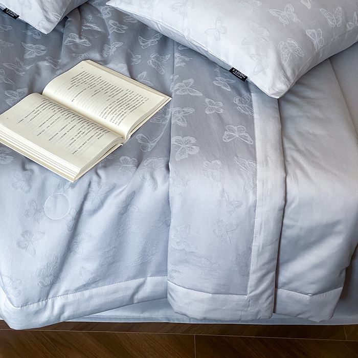 91家纺网 家纺一手货源 找家纺 宜代光年 2026新款60S全棉厚织提花夏被夏凉被空调被 夏被-蝶梦悠悠-浅蓝