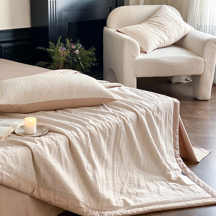 91家纺网 家纺一手货源 找家纺 宜代光年 2026新款60S全棉厚织提花夏被夏凉被空调被 夏被-阳光少年-奶白