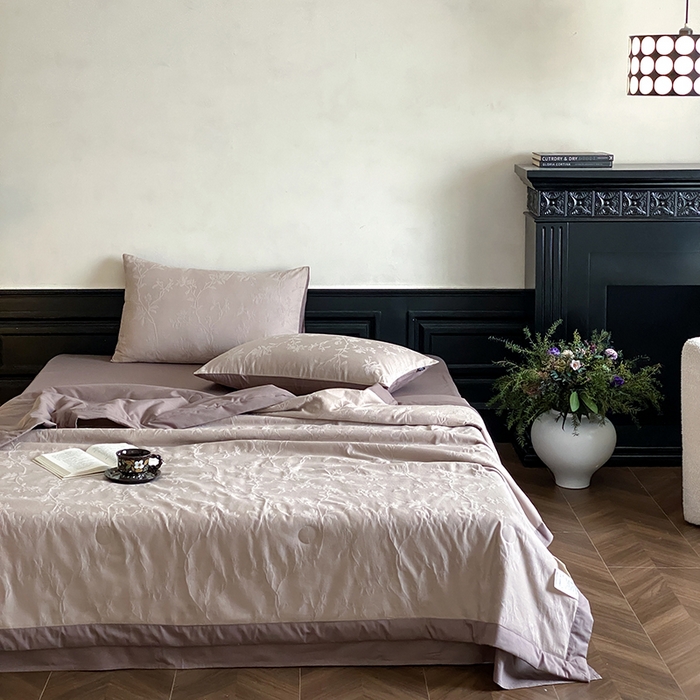 91家纺网 家纺一手货源 找家纺 宜代光年 2026新款60S全棉厚织提花夏被夏凉被空调被 夏被-花影-浅咖