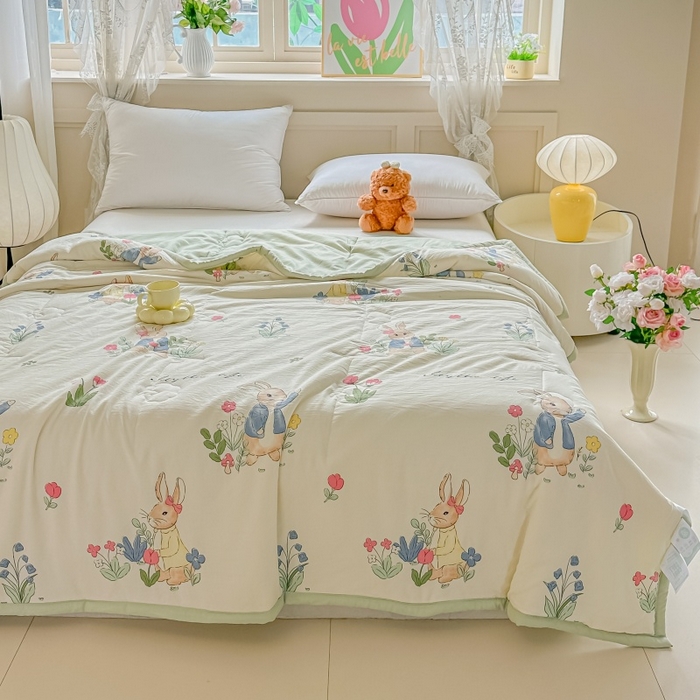 91家纺网 家纺一手货源 找家纺 爱宝被业 2026新款A类水洗棉新疆棉花夏被夏凉被花园小兔