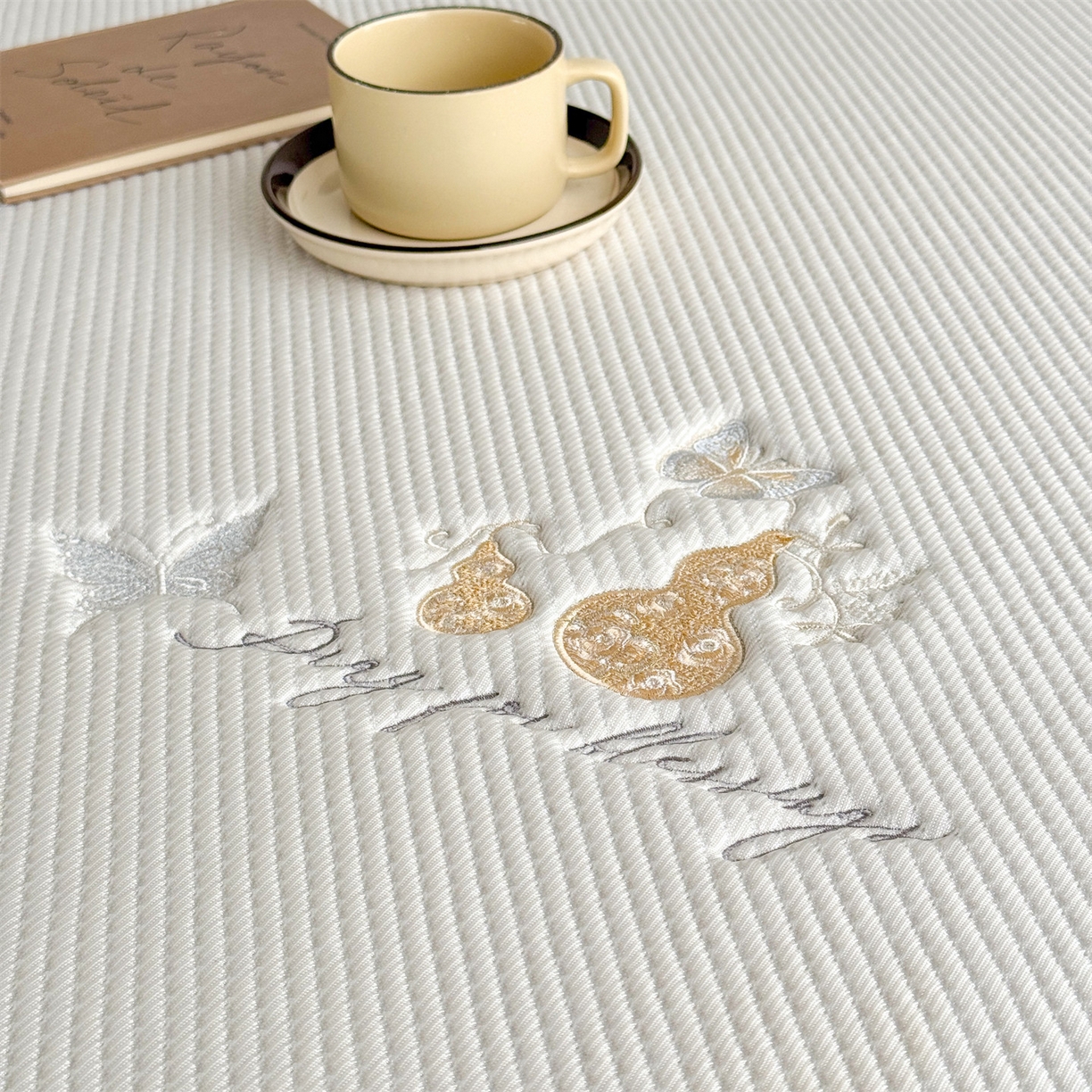 91家纺网 家纺一手货源 找家纺 乐家欣 2026新款5A抗菌PE提花凉感席-蝶舞福禄系列 蝶舞福禄-咖（床席款）