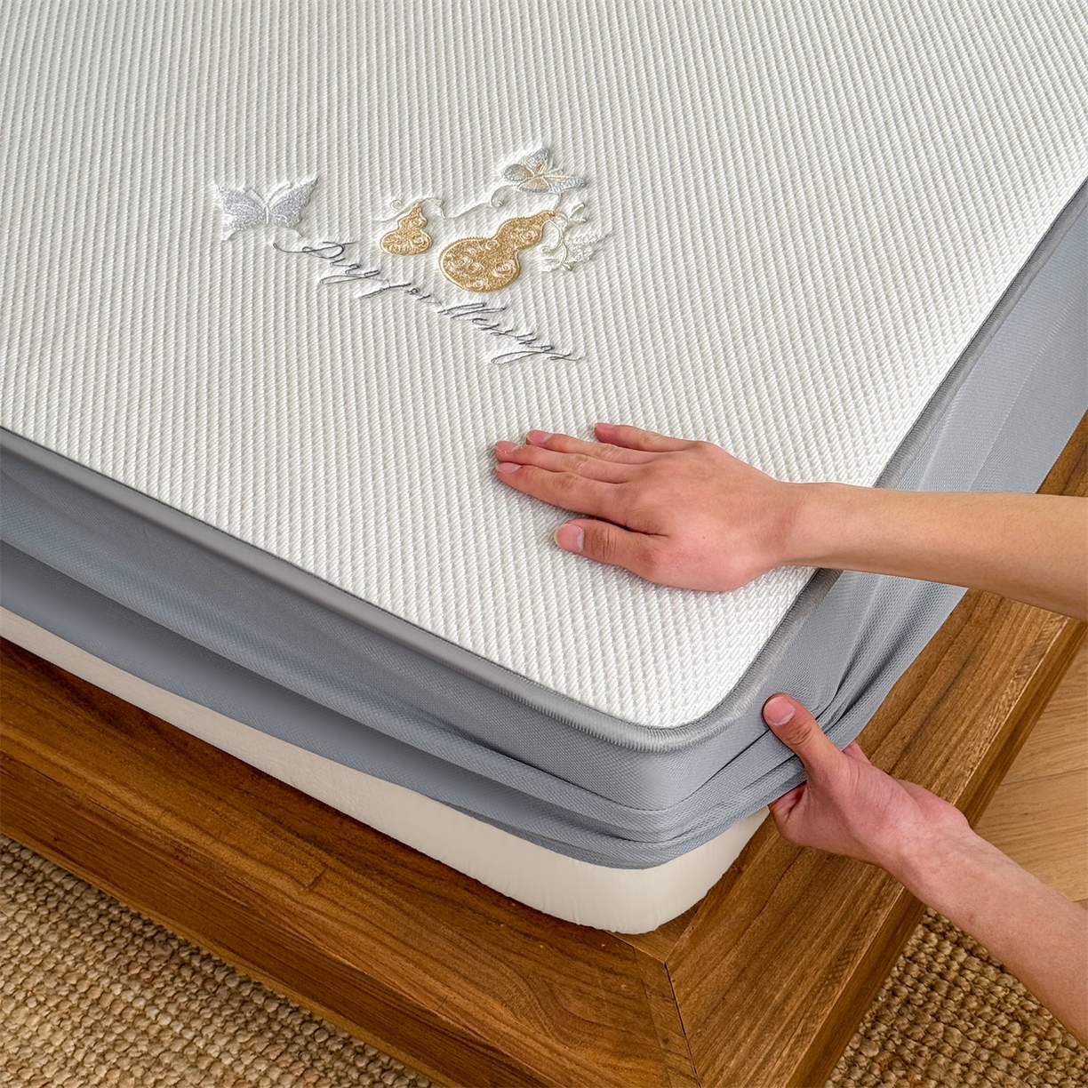 91家纺网 家纺一手货源 找家纺 乐家欣 2026新款5A抗菌PE提花凉感席-蝶舞福禄系列 蝶舞福禄-咖（床笠款）