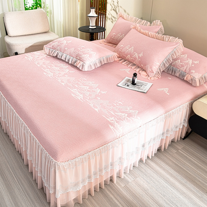 91家纺网 家纺一手货源 找家纺 梦之星 2026新款提花面料530克PE凉感因子冰豆豆床裙三件套 山水-粉