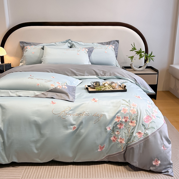 91家纺网 家纺一手货源 找家纺 欣宜家纺 2026年新款纯棉全棉长绒棉刺绣绣花四件套 花语-飘蓝