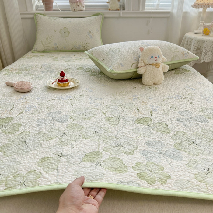 91家纺网 家纺一手货源 找家纺 绵庭家纺 2026新款全棉印花夹棉床盖三件套 春野柔