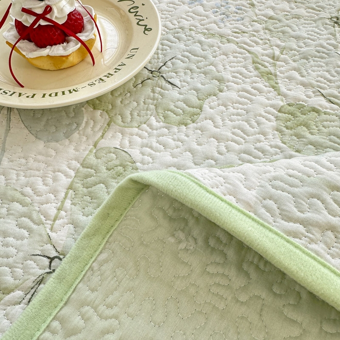 91家纺网 家纺一手货源 找家纺 绵庭家纺 2026新款全棉印花夹棉床盖三件套 春野柔