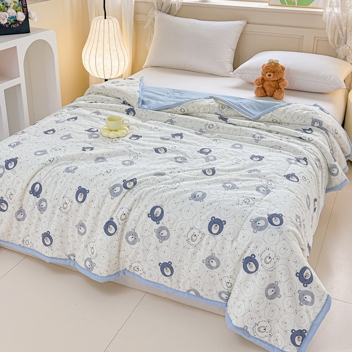 91家纺网 家纺一手货源 找家纺 爱宝被业 2026新款A类水洗棉新疆棉花夏被夏凉被蓝调小熊