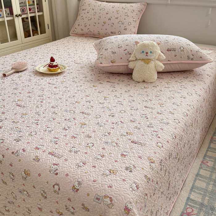 91家纺网 家纺一手货源 找家纺 绵庭家纺 2026新款全棉印花夹棉床盖三件套 凯蒂软糖-粉