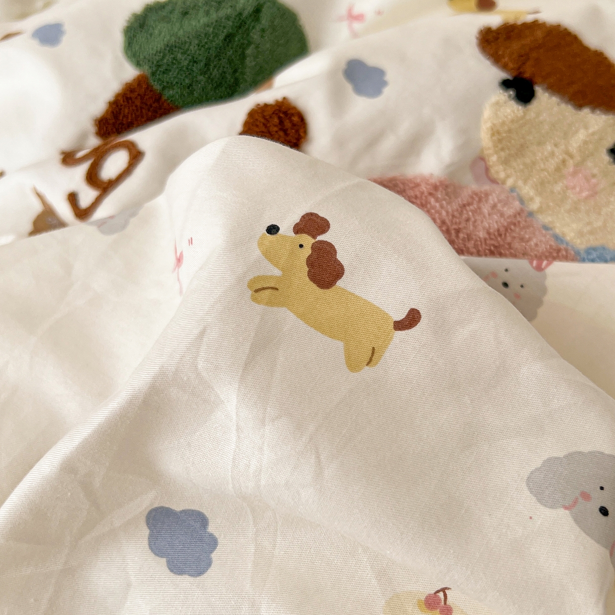 91家纺网 家纺一手货源 找家纺 舒居家纺 2026新款13070全棉纯棉毛巾绣单被套被套单件 奇趣缤纷