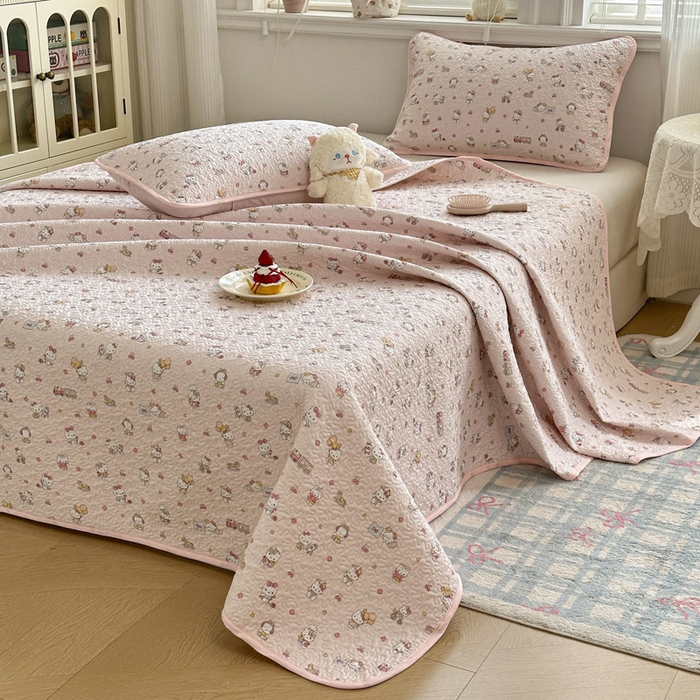 91家纺网 家纺一手货源 找家纺 绵庭家纺 2026新款全棉印花夹棉床盖三件套 凯蒂软糖-粉