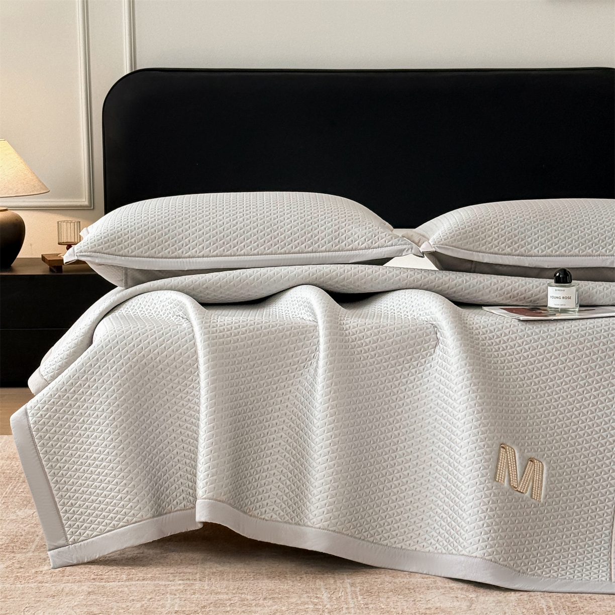 91家纺网 家纺一手货源 找家纺 乐家欣 2026新款夏季高端pe空调软席可水洗席子凉席-慕尚M纹 床席款-慕尚M纹-灰