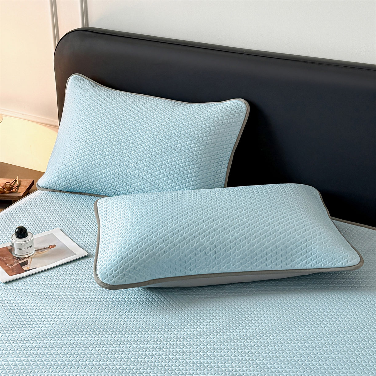 91家纺网 家纺一手货源 找家纺 乐家欣 2026新款夏季高端pe空调软席可水洗席子凉席-慕尚M纹 床笠款-慕尚M纹-蓝