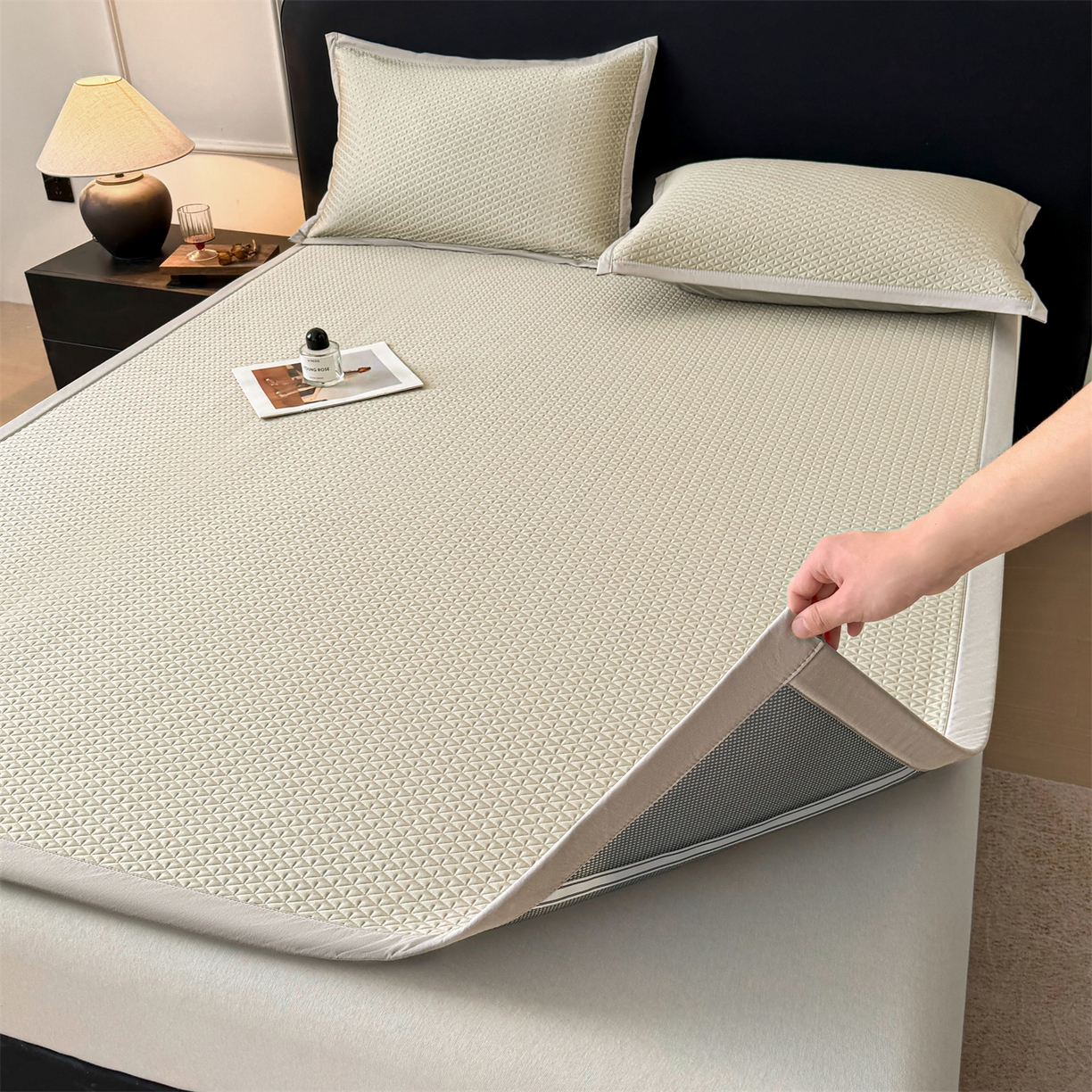 91家纺网 家纺一手货源 找家纺 乐家欣 2026新款夏季高端pe空调软席可水洗席子凉席-慕尚M纹 床席款-慕尚M纹-咖