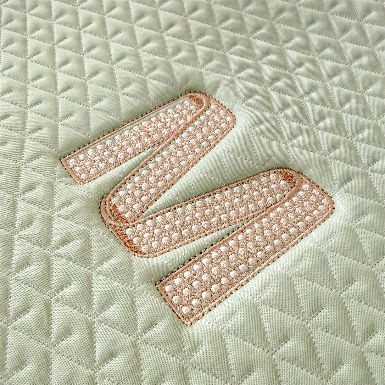 91家纺网 家纺一手货源 找家纺 乐家欣 2026新款夏季高端pe空调软席可水洗席子凉席-慕尚M纹 床笠款-慕尚M纹-绿