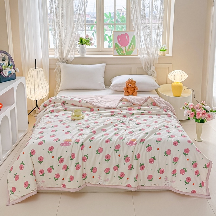 91家纺网 家纺一手货源 找家纺 爱宝被业 2026新款A类水洗棉新疆棉花夏被夏凉被玫瑰花语