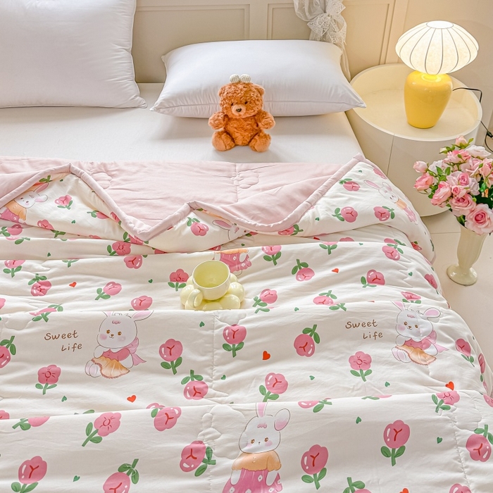 91家纺网 家纺一手货源 找家纺 爱宝被业 2026新款A类水洗棉新疆棉花夏被夏凉被玫瑰花语