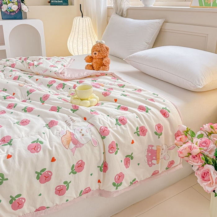 91家纺网 家纺一手货源 找家纺 爱宝被业 2026新款A类水洗棉新疆棉花夏被夏凉被玫瑰花语