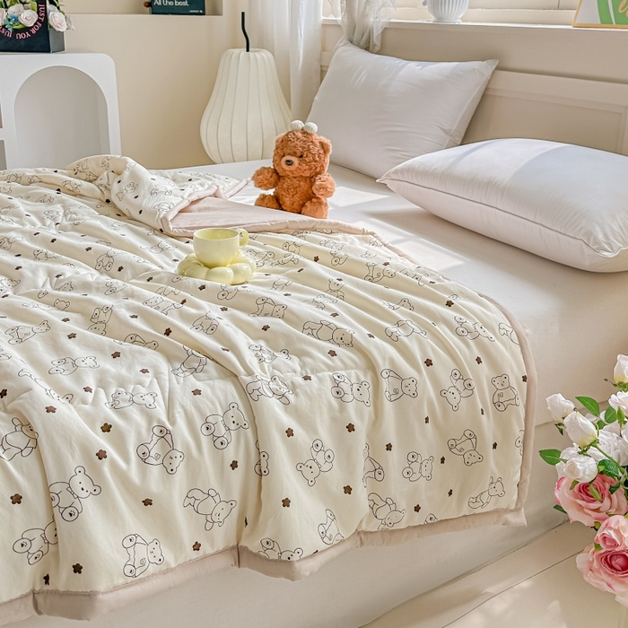 91家纺网 家纺一手货源 找家纺 爱宝被业 2026新款A类水洗棉新疆棉花夏被夏凉被小熊乐园