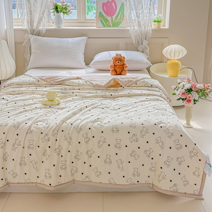 91家纺网 家纺一手货源 找家纺 爱宝被业 2026新款A类水洗棉新疆棉花夏被夏凉被小熊乐园