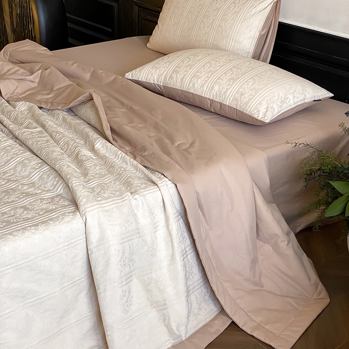 91家纺网 家纺一手货源 找家纺 （总）宜代光年 2026新款60S全棉厚织提花夏被夏凉被空调被