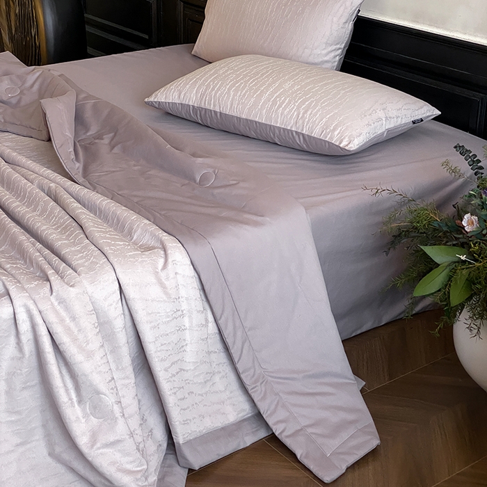 91家纺网 家纺一手货源 找家纺 （总）宜代光年 2026新款60S全棉厚织提花夏被夏凉被空调被