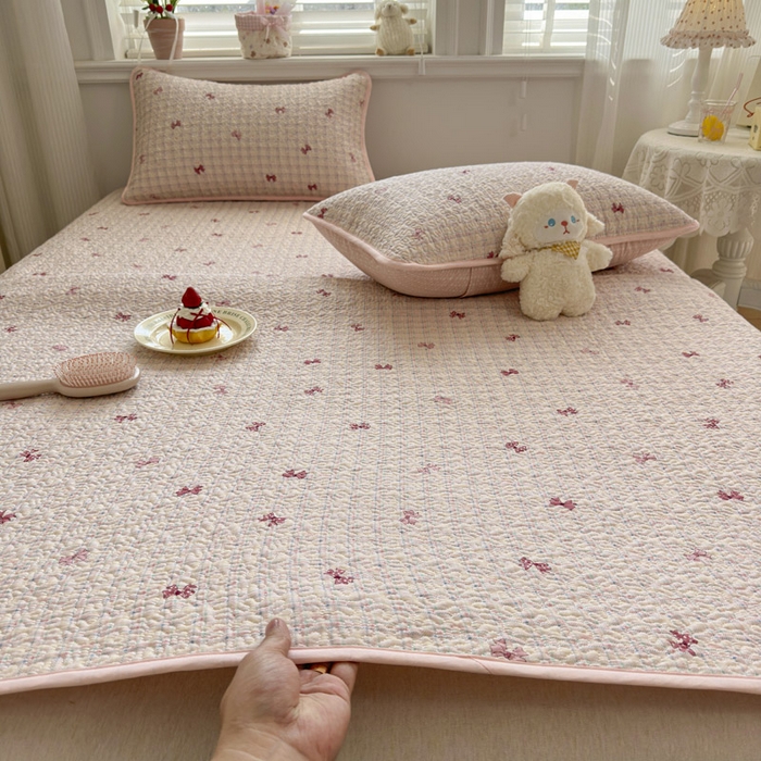 91家纺网 家纺一手货源 找家纺 绵庭家纺 2026新款全棉印花夹棉床盖三件套 梦境手账