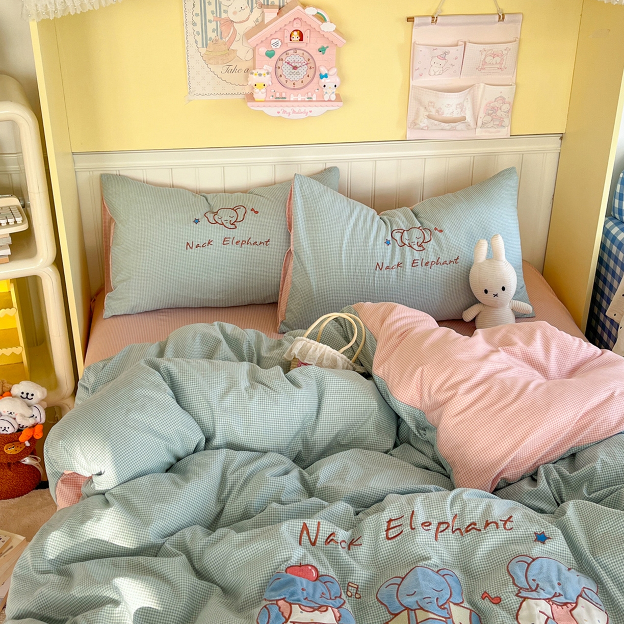 91家纺网 家纺一手货源 找家纺 梵克保罗 2026春夏直播热款卡通贴布绣加厚单人双人单被套三件套四件套 吉象三宝