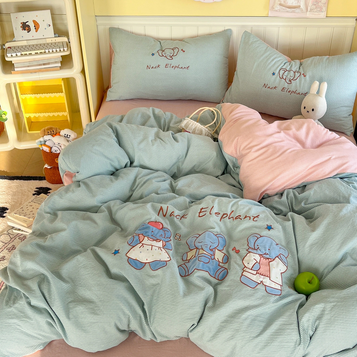 91家纺网 家纺一手货源 找家纺 梵克保罗 2026春夏直播热款卡通贴布绣加厚单人双人单被套三件套四件套 吉象三宝