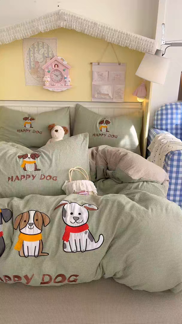 91家纺网 家纺一手货源 找家纺 梵克保罗 2026春夏直播热款卡通贴布绣加厚单人双人单被套三件套四件套 旺财狗狗