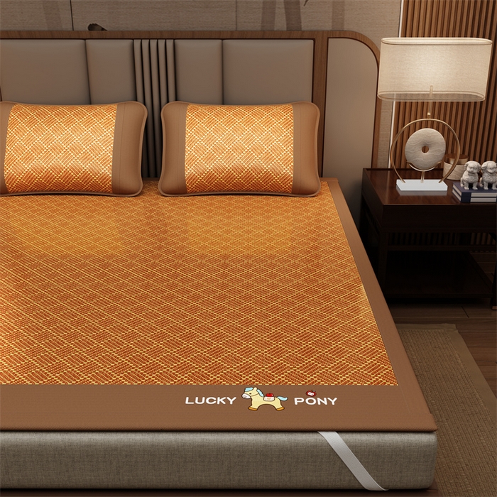 91家纺网 家纺一手货源 找家纺 缦吉 2026新款植物草本凉感刺绣藤席凉席-马上平安 马上平安-金雅纹