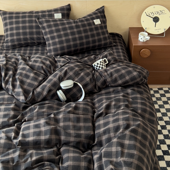 91家纺网 家纺一手货源 找家纺 花香四季家纺 2026新款简约全棉高织高密色织纯棉水洗棉四件套 黑巧