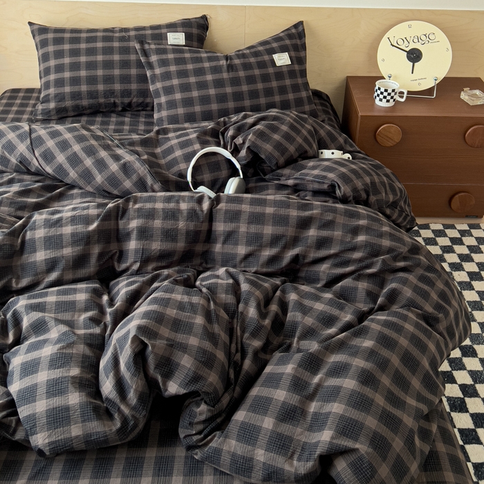 91家纺网 家纺一手货源 找家纺 花香四季家纺 2026新款简约全棉高织高密色织纯棉水洗棉四件套 黑巧