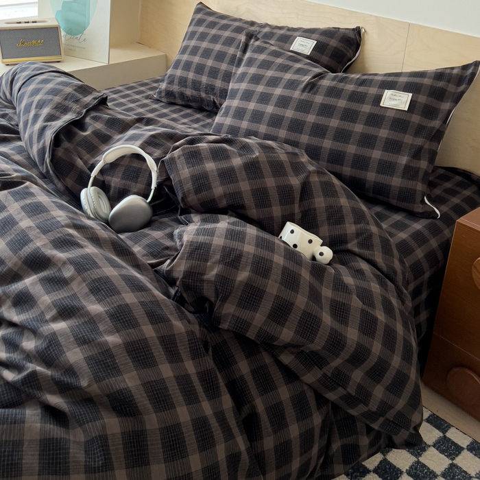 91家纺网 家纺一手货源 找家纺 花香四季家纺 2026新款简约全棉高织高密色织纯棉水洗棉四件套 黑巧