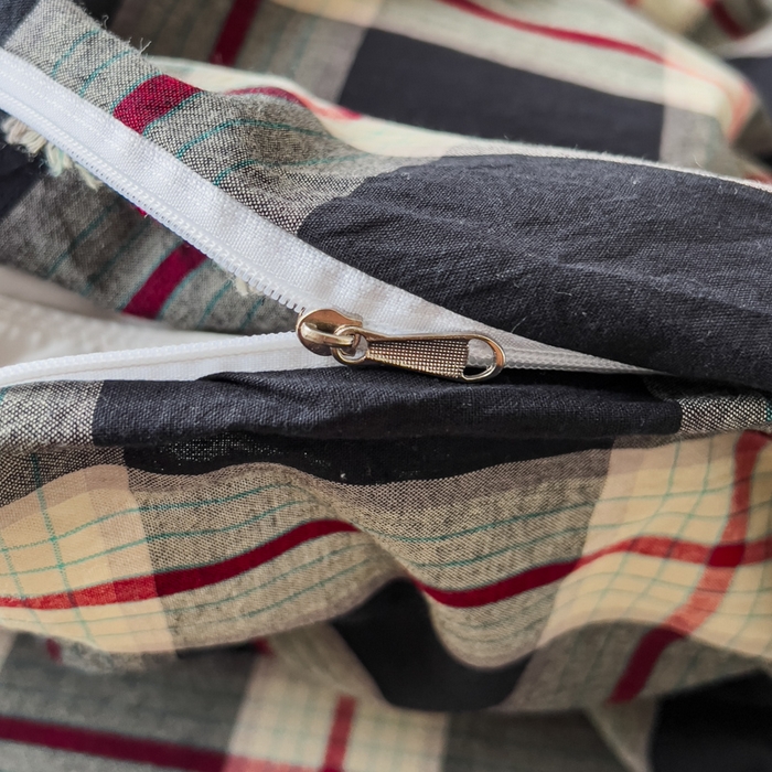 91家纺网 家纺一手货源 找家纺 花香四季家纺 2026新款简约全棉高织高密色织纯棉水洗棉四件套 黑桃A