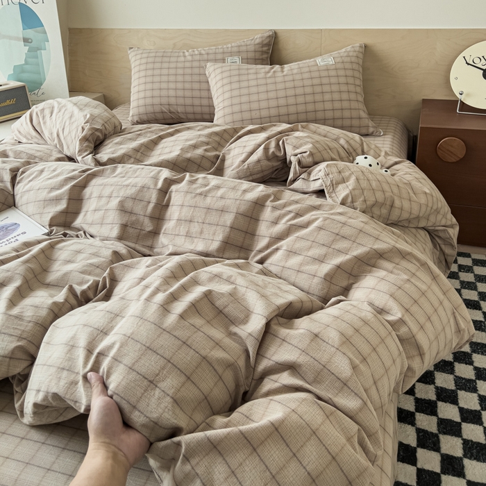 91家纺网 家纺一手货源 找家纺 花香四季家纺 2026新款简约全棉高织高密色织纯棉水洗棉四件套 奶茶