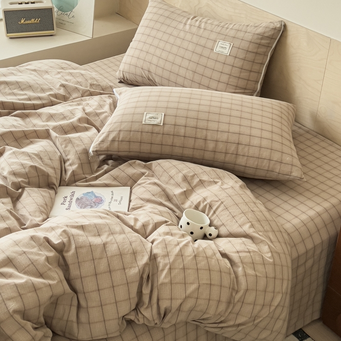 91家纺网 家纺一手货源 找家纺 花香四季家纺 2026新款简约全棉高织高密色织纯棉水洗棉四件套 奶茶