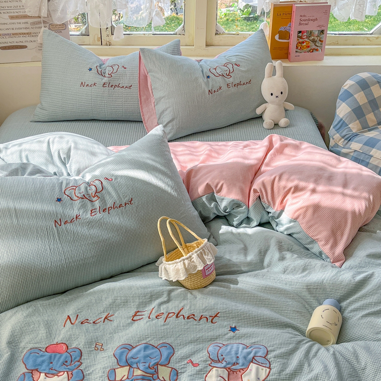 91家纺网 家纺一手货源 找家纺 梵克保罗 2026春夏直播热款贴布绣加厚古法水洗棉夹棉床盖单被套 吉象三宝