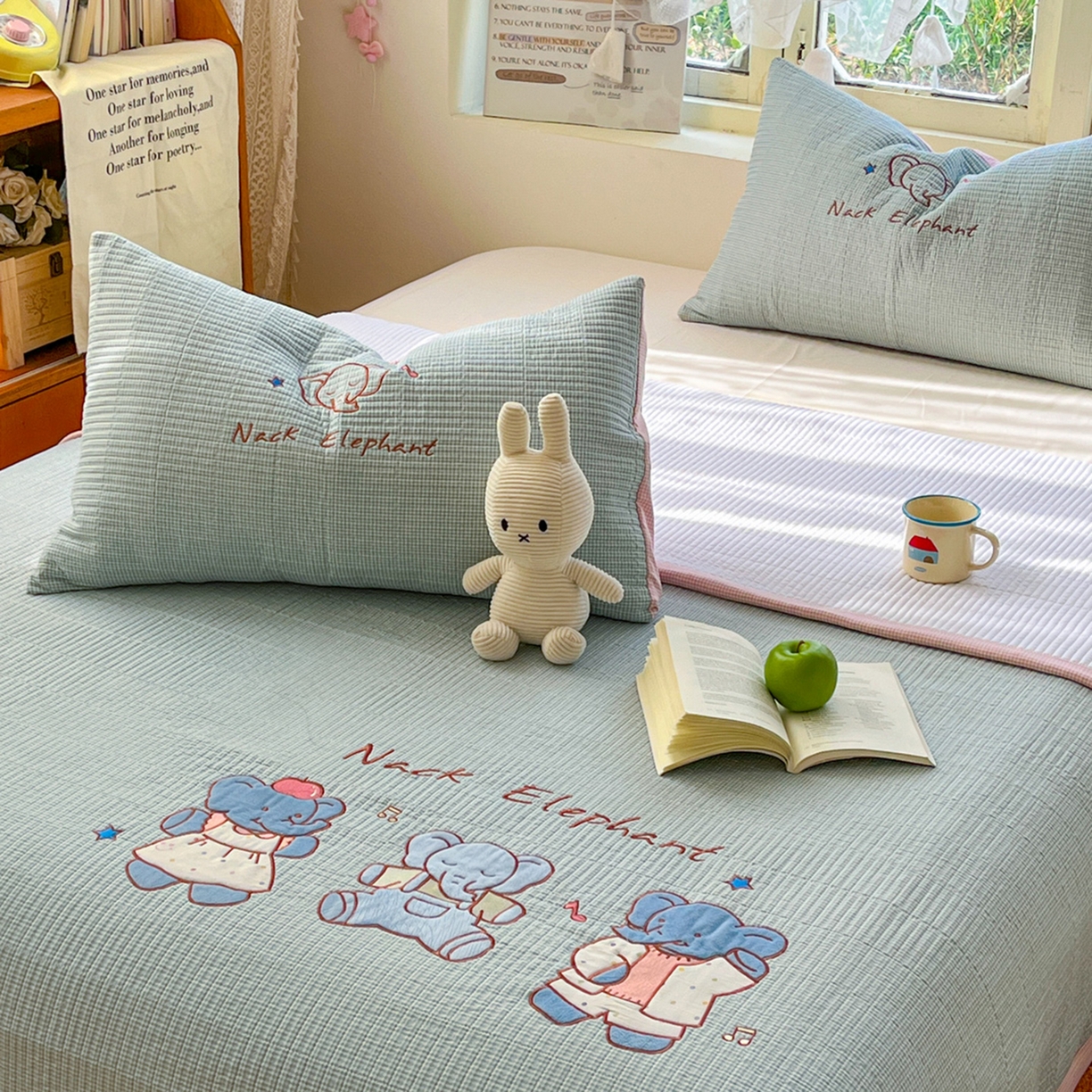 91家纺网 家纺一手货源 找家纺 梵克保罗 2026春夏直播热款贴布绣加厚古法水洗棉夹棉床盖单被套 吉象三宝